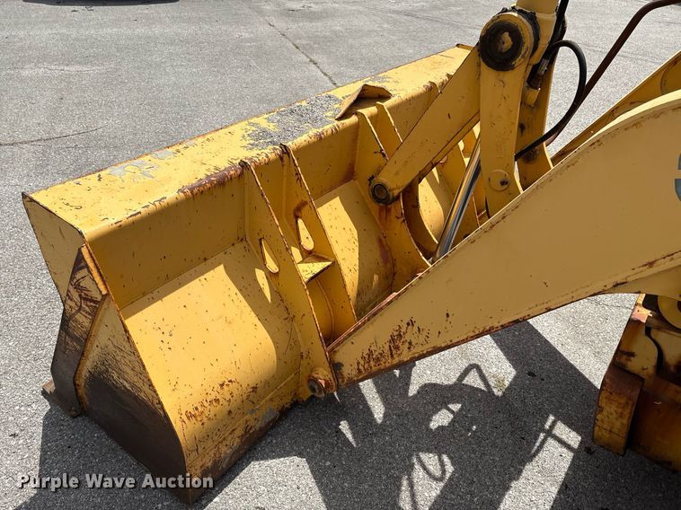 image for item EG8440 2001 John Deere 310SG backhoe