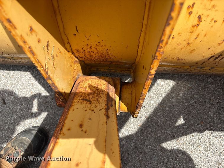 image for item EG8440 2001 John Deere 310SG backhoe