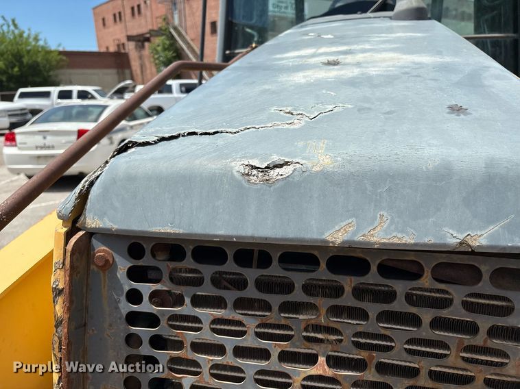 image for item EG8440 2001 John Deere 310SG backhoe