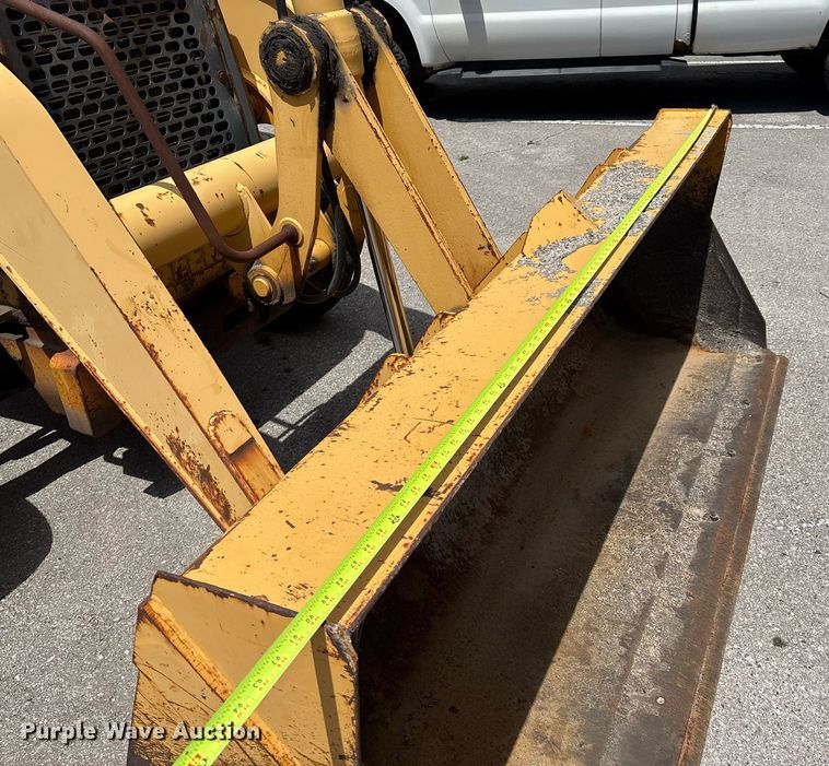 image for item EG8440 2001 John Deere 310SG backhoe