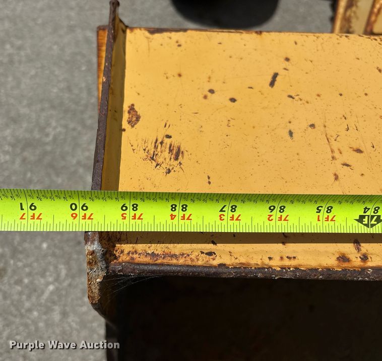 image for item EG8440 2001 John Deere 310SG backhoe