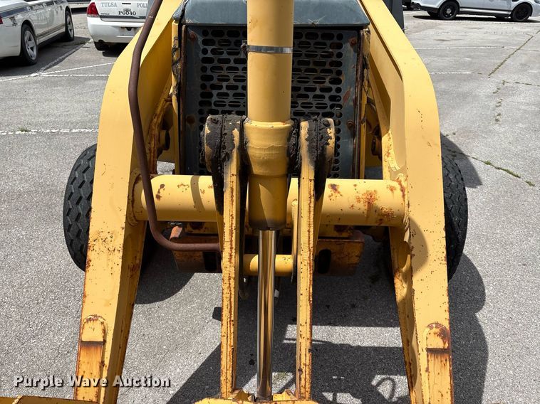 image for item EG8440 2001 John Deere 310SG backhoe