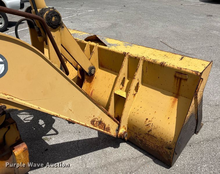 image for item EG8440 2001 John Deere 310SG backhoe