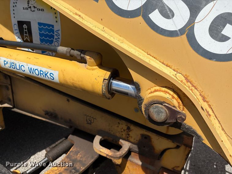 image for item EG8440 2001 John Deere 310SG backhoe