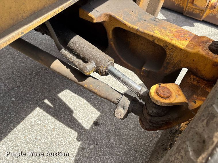 image for item EG8440 2001 John Deere 310SG backhoe