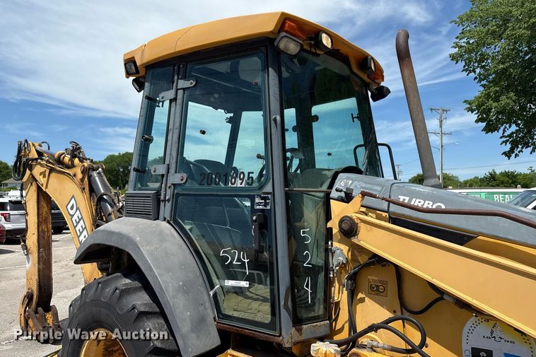 image for item EG8440 2001 John Deere 310SG backhoe