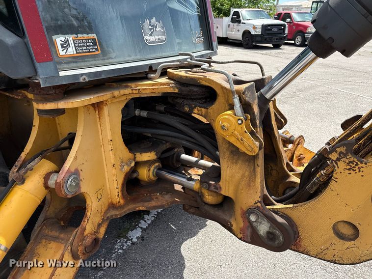 image for item EG8440 2001 John Deere 310SG backhoe