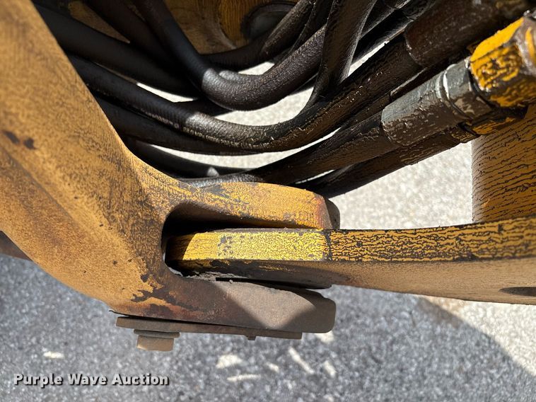 image for item EG8440 2001 John Deere 310SG backhoe