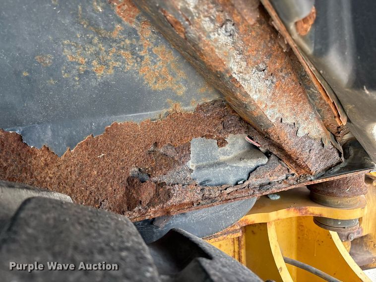 image for item EG8440 2001 John Deere 310SG backhoe