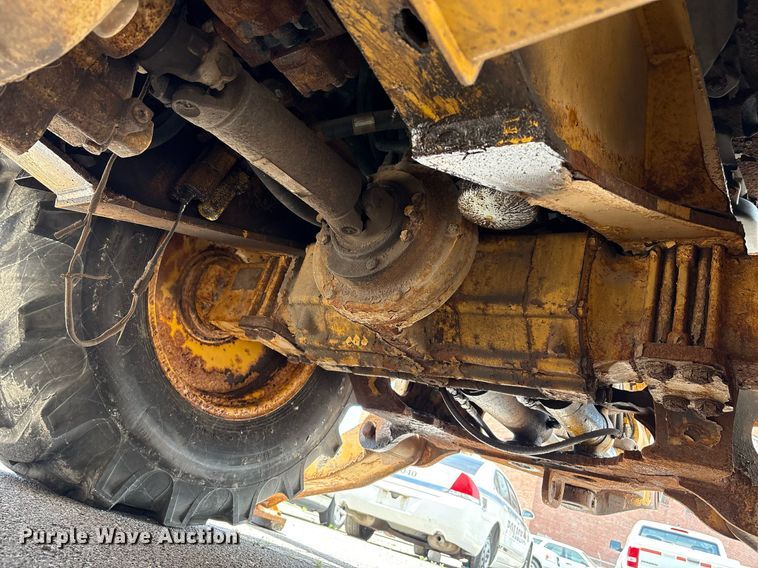 image for item EG8440 2001 John Deere 310SG backhoe