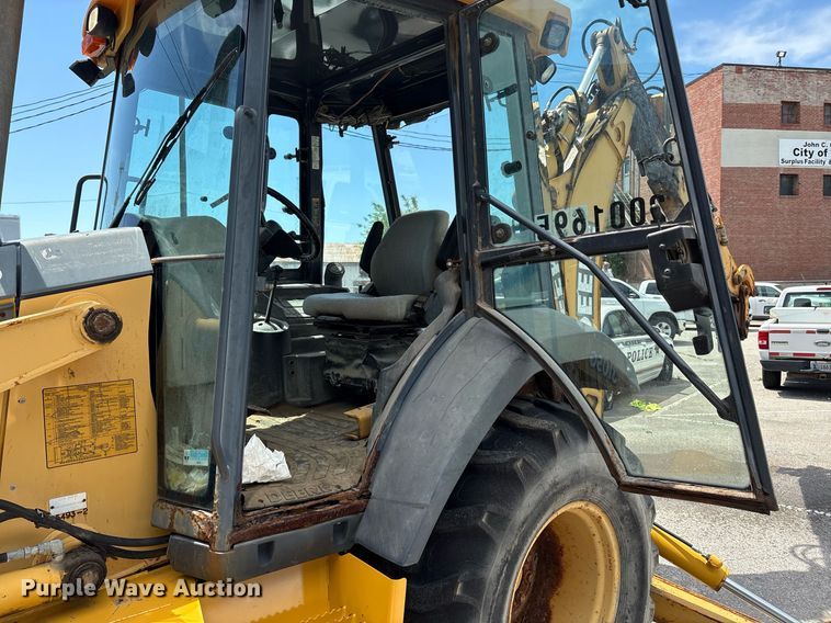 image for item EG8440 2001 John Deere 310SG backhoe