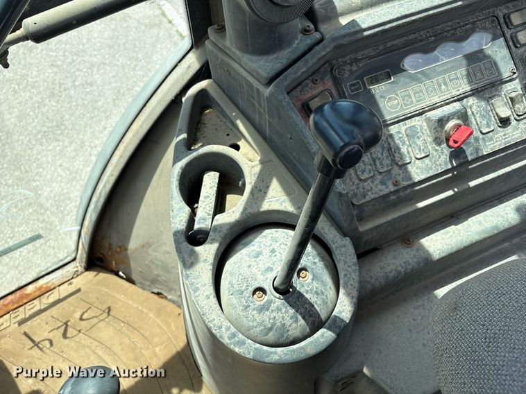 image for item EG8440 2001 John Deere 310SG backhoe