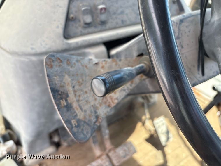 image for item EG8440 2001 John Deere 310SG backhoe