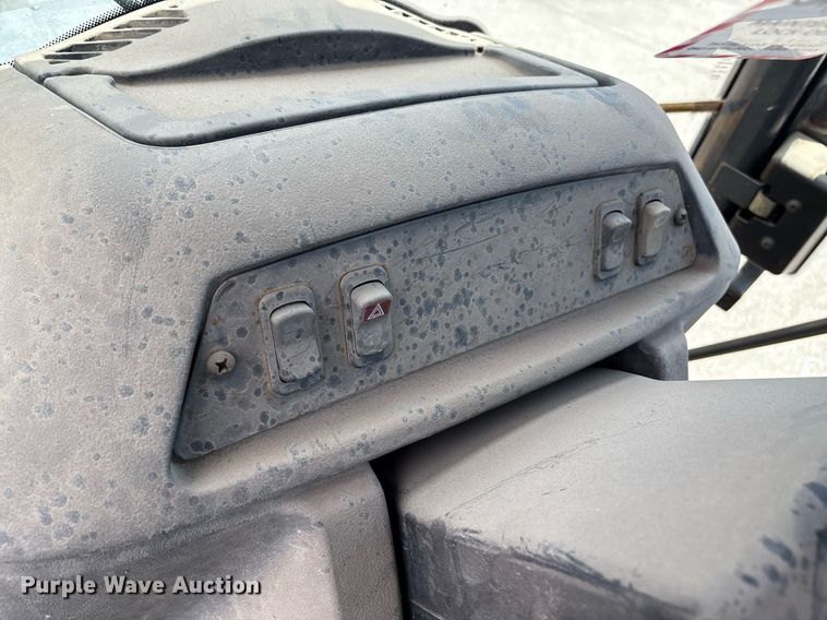 image for item EG8440 2001 John Deere 310SG backhoe