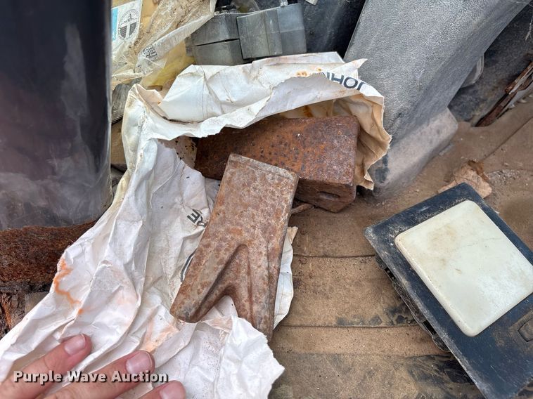 image for item EG8440 2001 John Deere 310SG backhoe