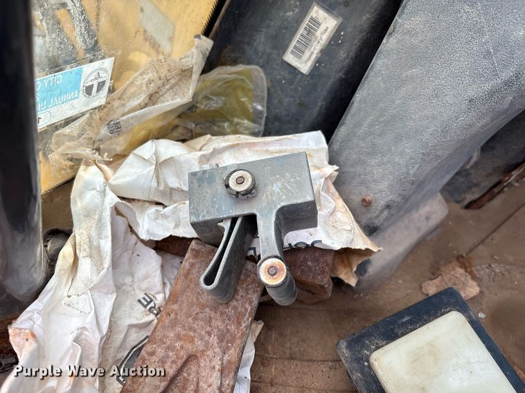 image for item EG8440 2001 John Deere 310SG backhoe