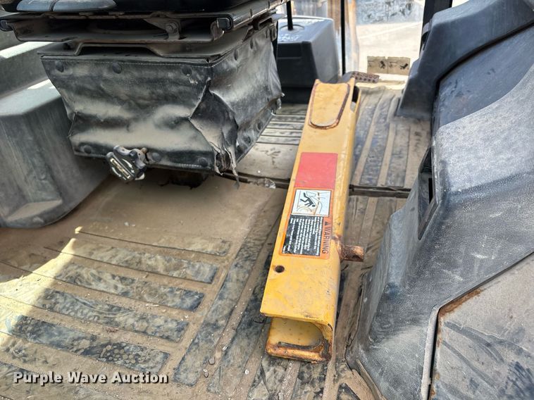 image for item EG8440 2001 John Deere 310SG backhoe