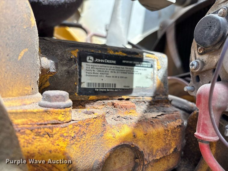 image for item EG8440 2001 John Deere 310SG backhoe