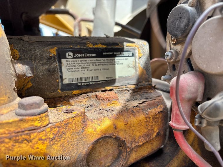 image for item EG8440 2001 John Deere 310SG backhoe