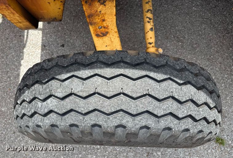 image for item EG8440 2001 John Deere 310SG backhoe