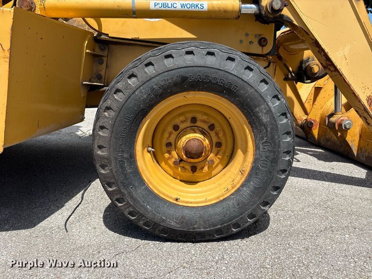 image for item EG8440 2001 John Deere 310SG backhoe