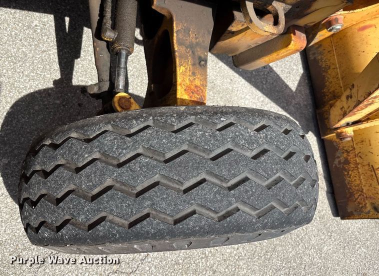 image for item EG8440 2001 John Deere 310SG backhoe