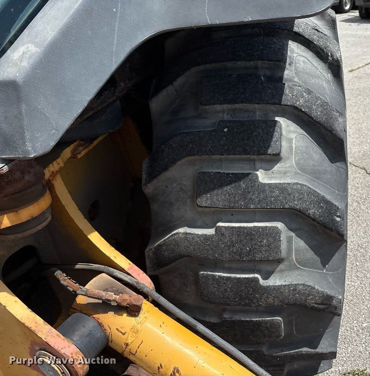 image for item EG8440 2001 John Deere 310SG backhoe