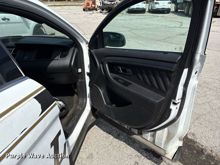 image for item EG8445 2014 Ford Taurus Police Interceptor 