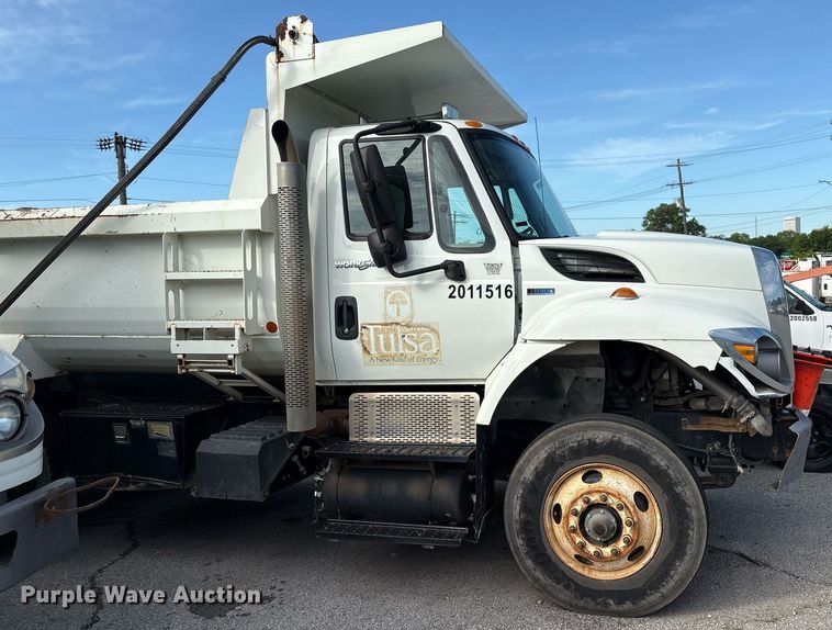 image for item EG8451 2011 International 7400 dump truck