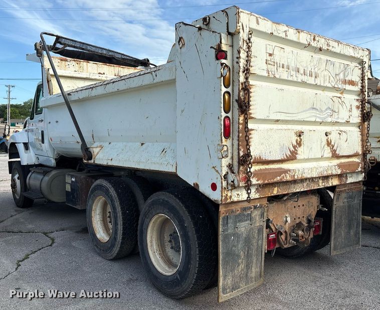 image for item EG8451 2011 International 7400 dump truck