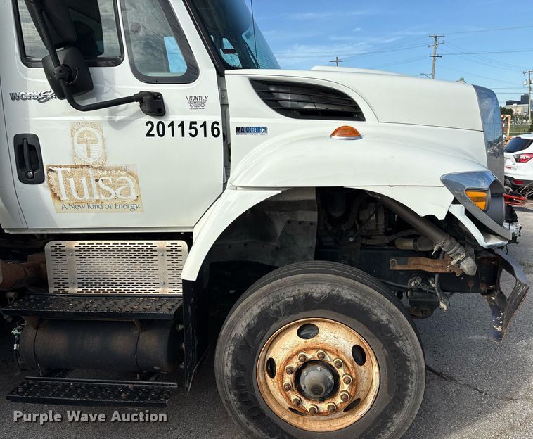 image for item EG8451 2011 International 7400 dump truck