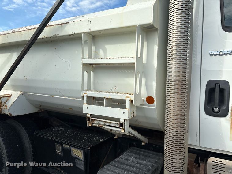 image for item EG8451 2011 International 7400 dump truck