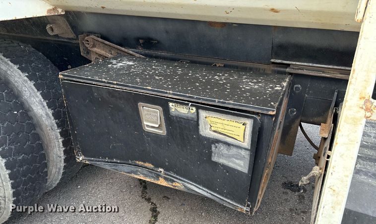 image for item EG8451 2011 International 7400 dump truck