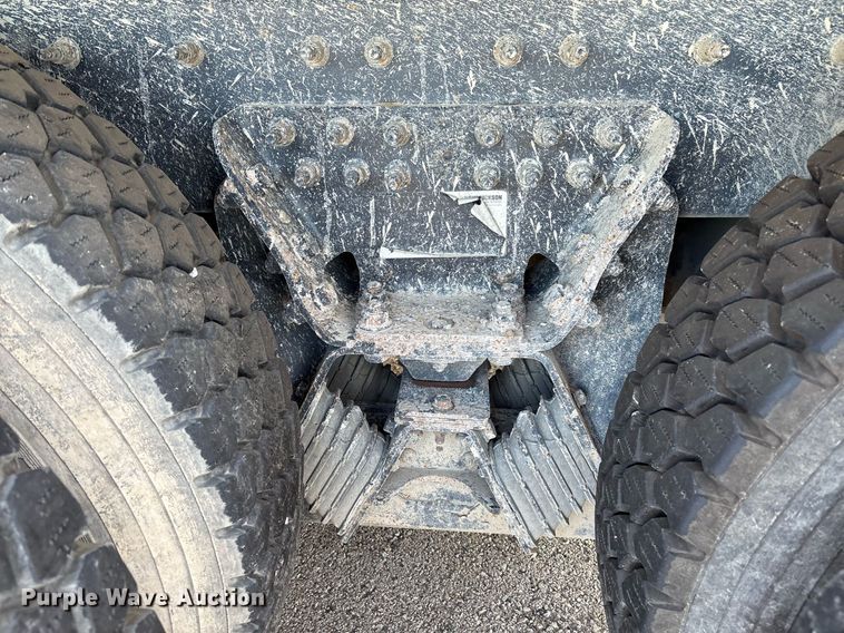 image for item EG8451 2011 International 7400 dump truck