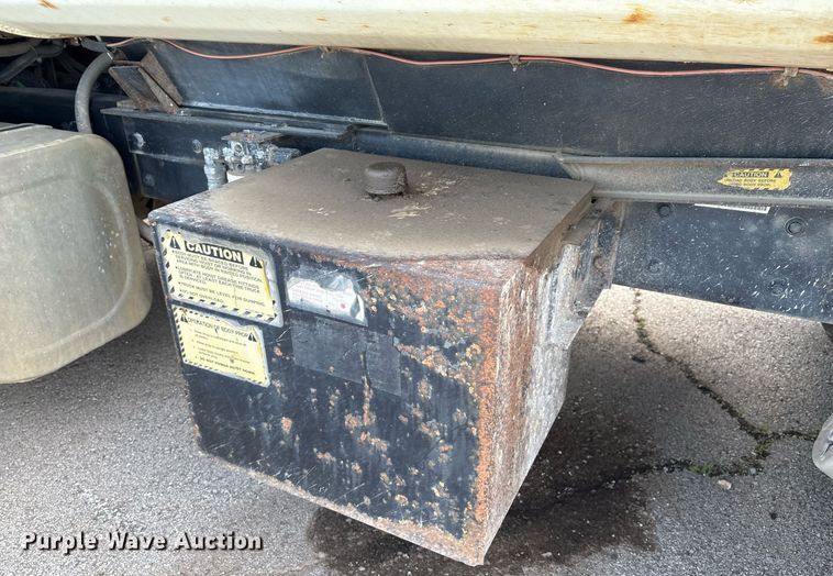 image for item EG8451 2011 International 7400 dump truck