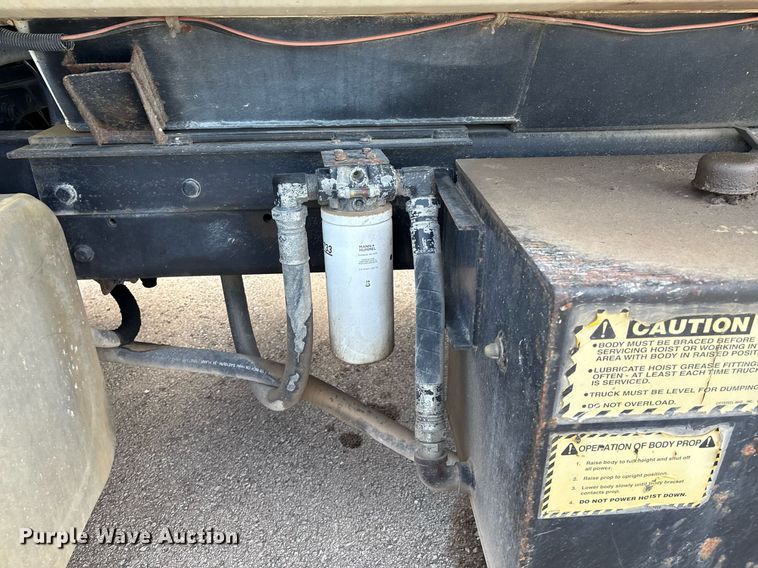 image for item EG8451 2011 International 7400 dump truck