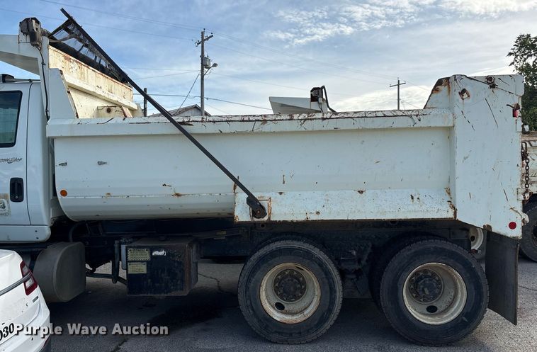 image for item EG8451 2011 International 7400 dump truck
