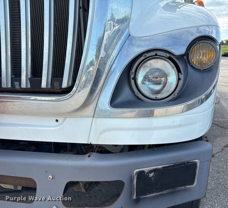 image for item EG8451 2011 International 7400 dump truck