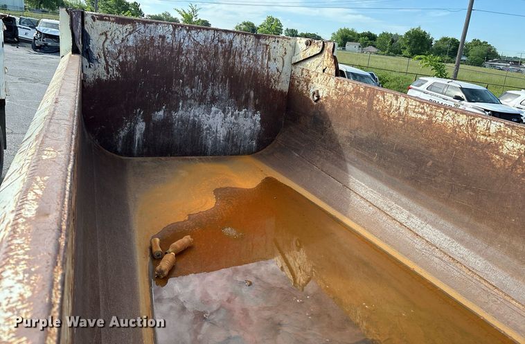 image for item EG8451 2011 International 7400 dump truck