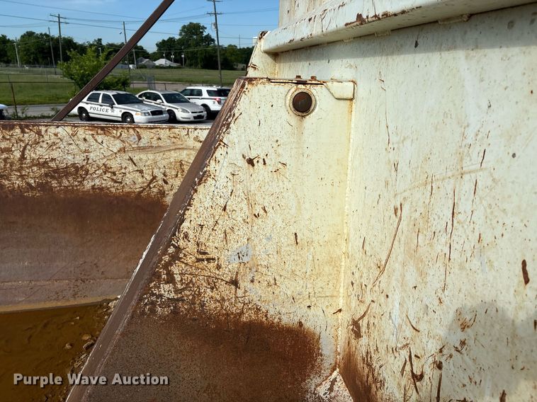 image for item EG8451 2011 International 7400 dump truck