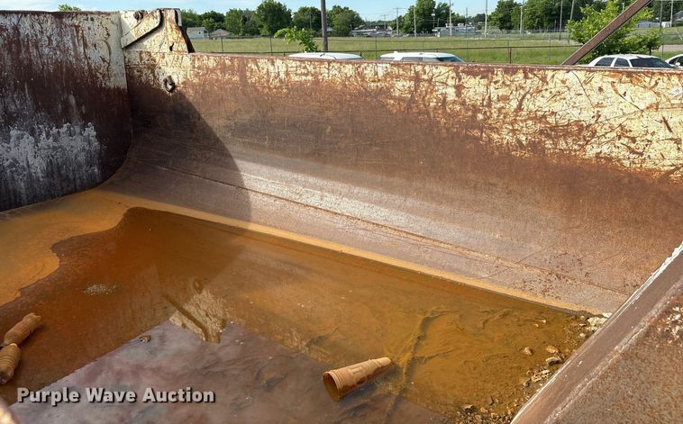 image for item EG8451 2011 International 7400 dump truck