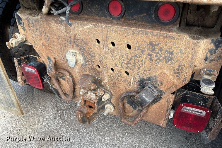 image for item EG8451 2011 International 7400 dump truck