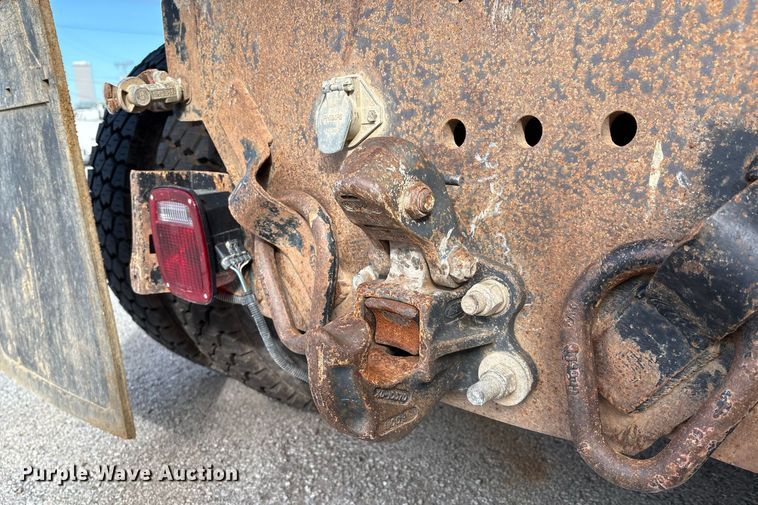 image for item EG8451 2011 International 7400 dump truck