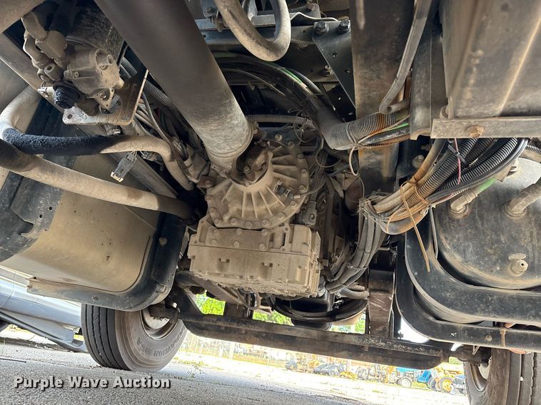 image for item EG8451 2011 International 7400 dump truck