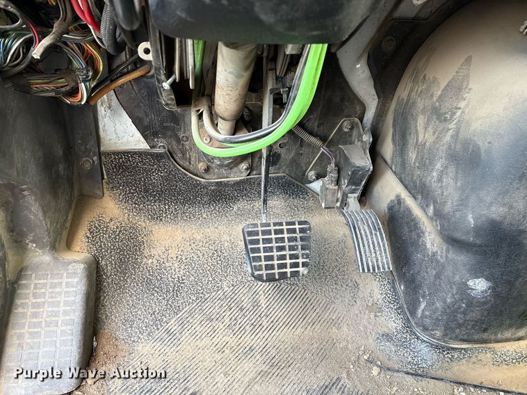 image for item EG8451 2011 International 7400 dump truck