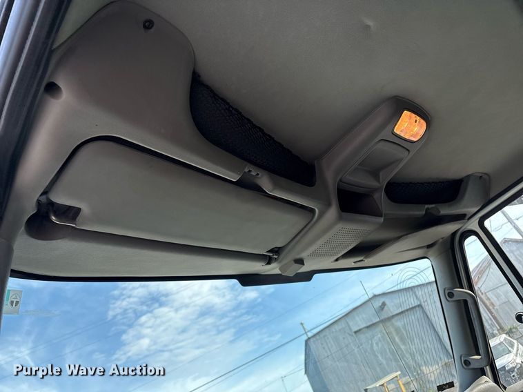 image for item EG8451 2011 International 7400 dump truck