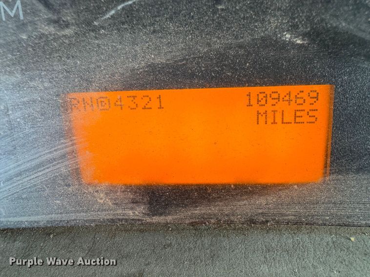 image for item EG8451 2011 International 7400 dump truck