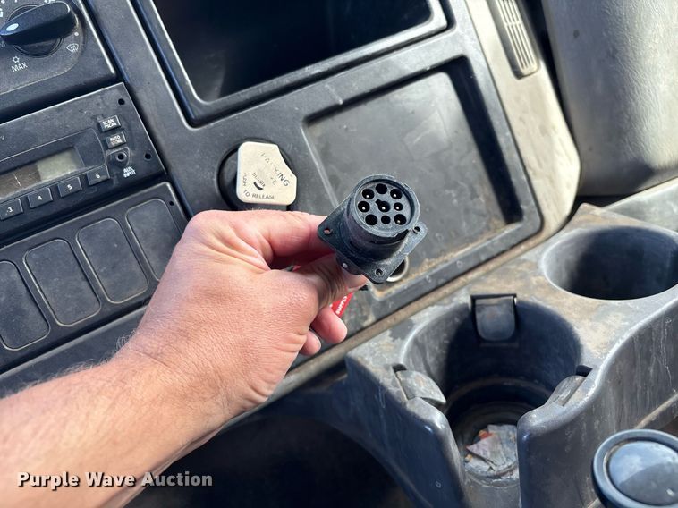 image for item EG8451 2011 International 7400 dump truck