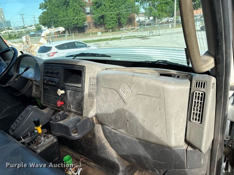 image for item EG8451 2011 International 7400 dump truck