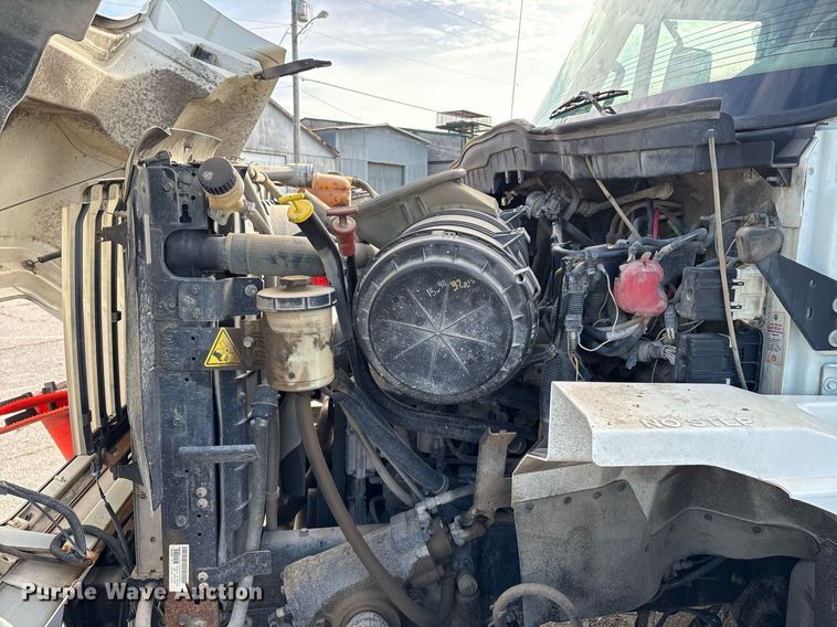 image for item EG8451 2011 International 7400 dump truck